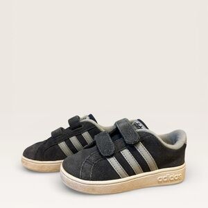 Adidas Neo Navy sneakers  6.5 c